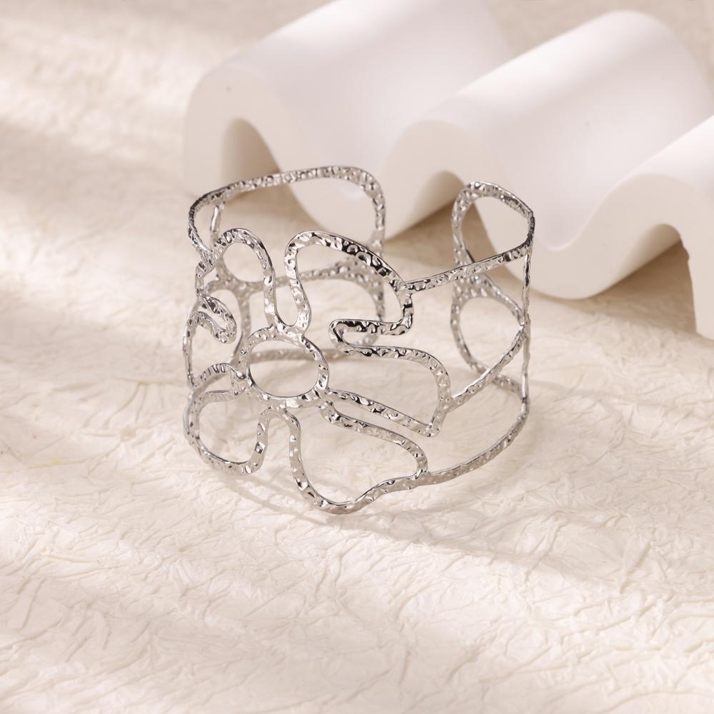 

Stainless Steel Sunflower Bracelets for Women Gold Color Wide Band Open Cuff Bangle Wedding Jewelry Vacation Accessories