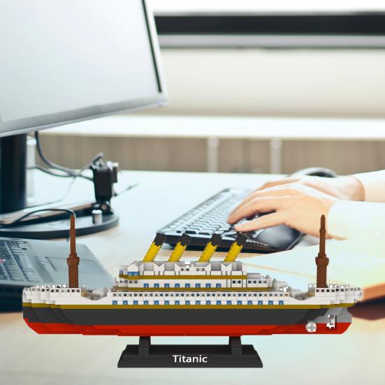 Skills Training Miniature Novelty 1280Pcs/Set Assembly Cruise Ship Titanic Model Children Educational Toys Bricks