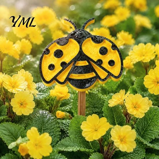 Eco Friendly Yard Accessories Insect Water Feeder, Bee Dish, Garden Pollinator Drinking Bowl, Safe Points or Ladybug Shape Cup for Bees Butterflies