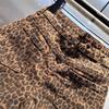 Pantaloncini di jeans aderenti a vita alta con stampa leopardata per ragazze audaci, sexy e alla moda