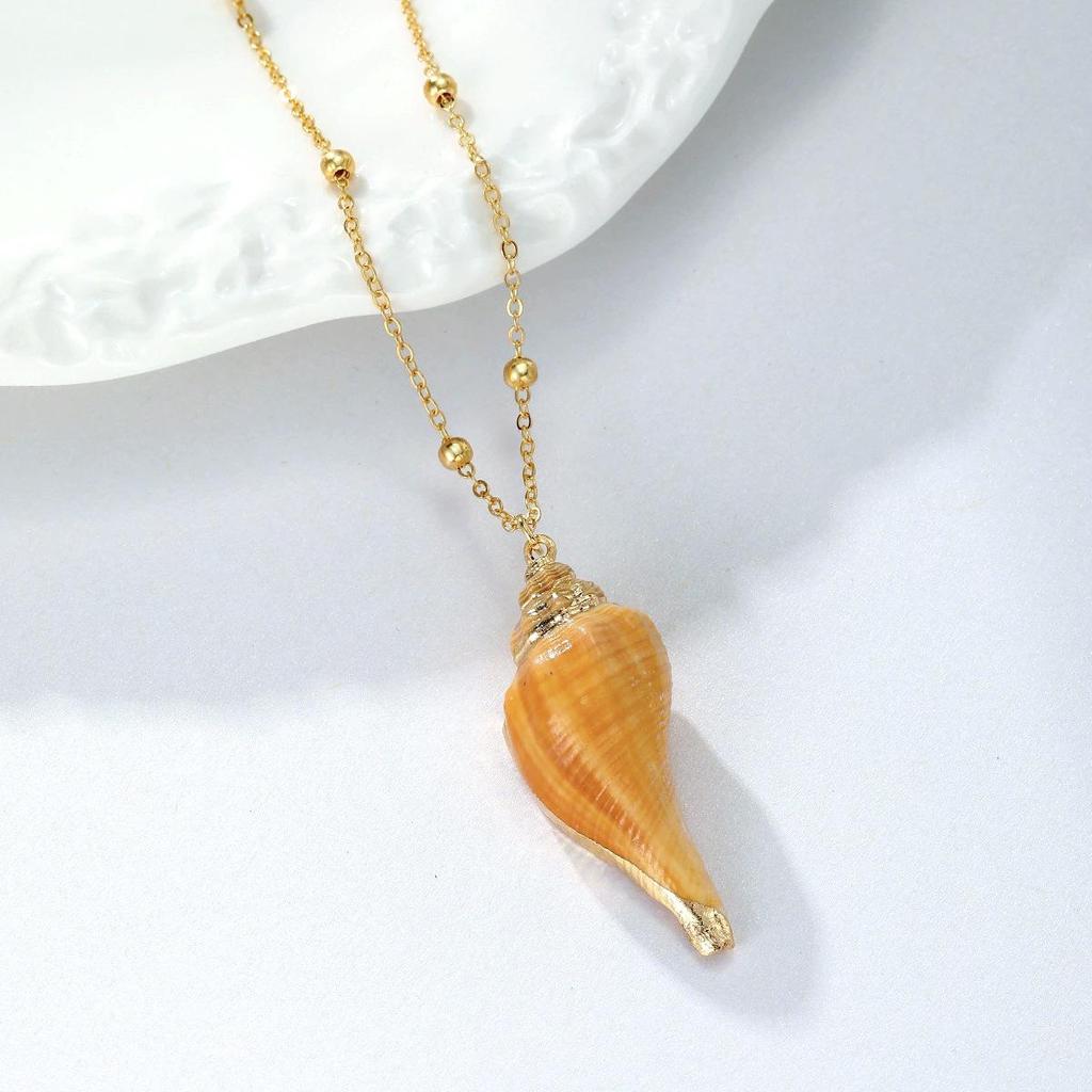 Gold-Edged Seashell Conch Pendant Necklace - Natural Beach Vintage Women's Jewelry