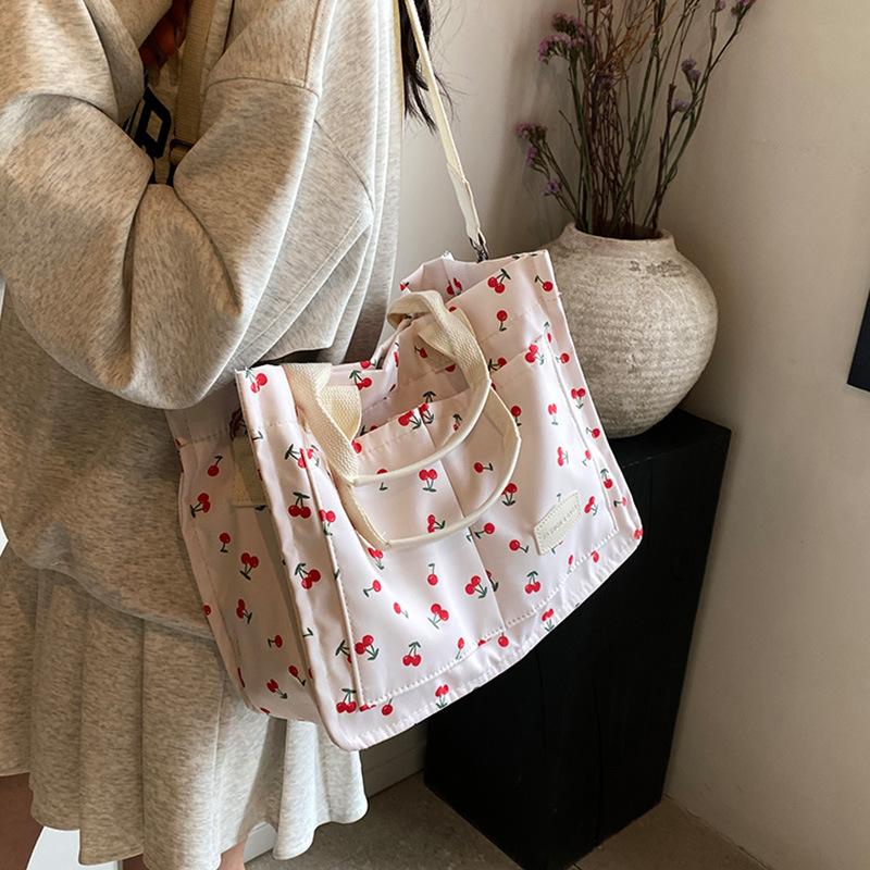 Canvas-Tasche mit großem Fassungsvermögen für Damen Neue Sommer-Nische Einseitige Tragetasche Umhängetasche Pendeln Mamatasche