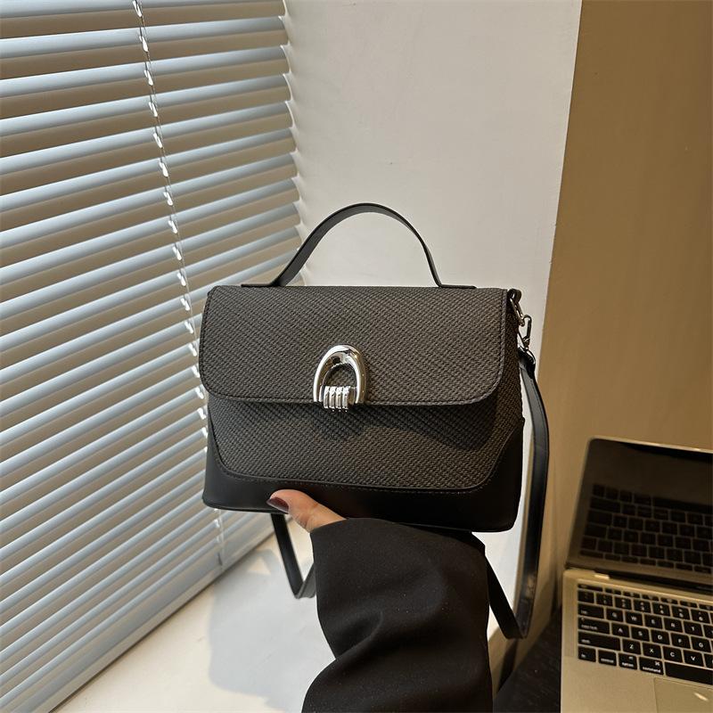 New Fashionable Contrasting Color Armpit Bag Large Capacity Shoulder Bag Retro Small Square Bag High Sense Commuter Messenger Bag