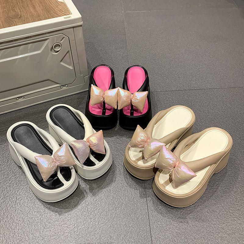 Fashion Flip-flops Women's Summer Outer Wear 2025 New Internet Celebrity Super Fire Thick Bottom Heightening Pinch Foot Beach Cool Slippers