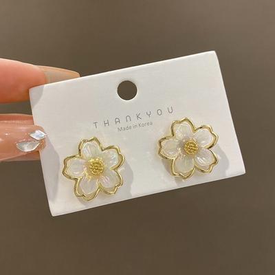 Super Fairy Flower Stud Earrings High-end Niche Summer Earrings New Trendy Stud Earrings Women