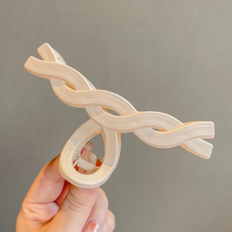 Elegant Large Hair Claw Clip for Thick Hair - High-End Korean Updo Shark Clip
