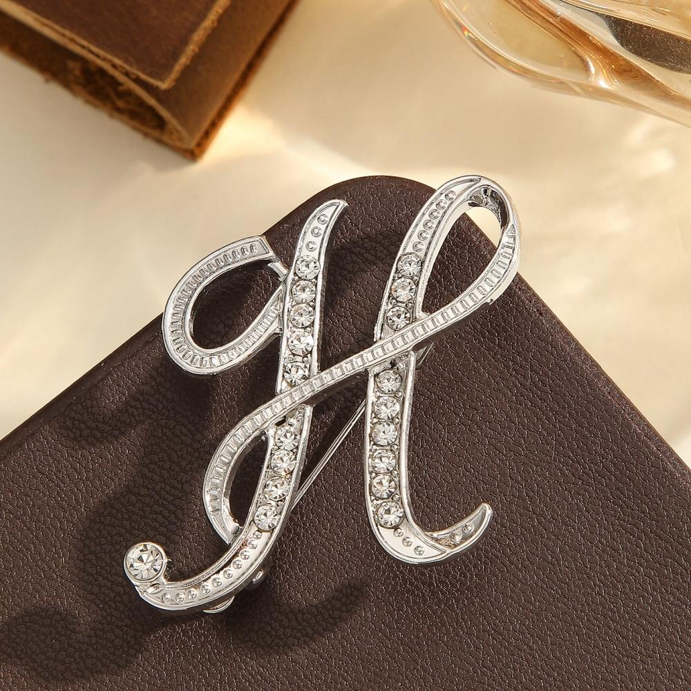 Spilla di Diamanti con 26 Lettere Inglesi Spilla Corsage in Metallo con Strass da Donna per Abbigliamento Zaino Sciarpa e Accessori Spille