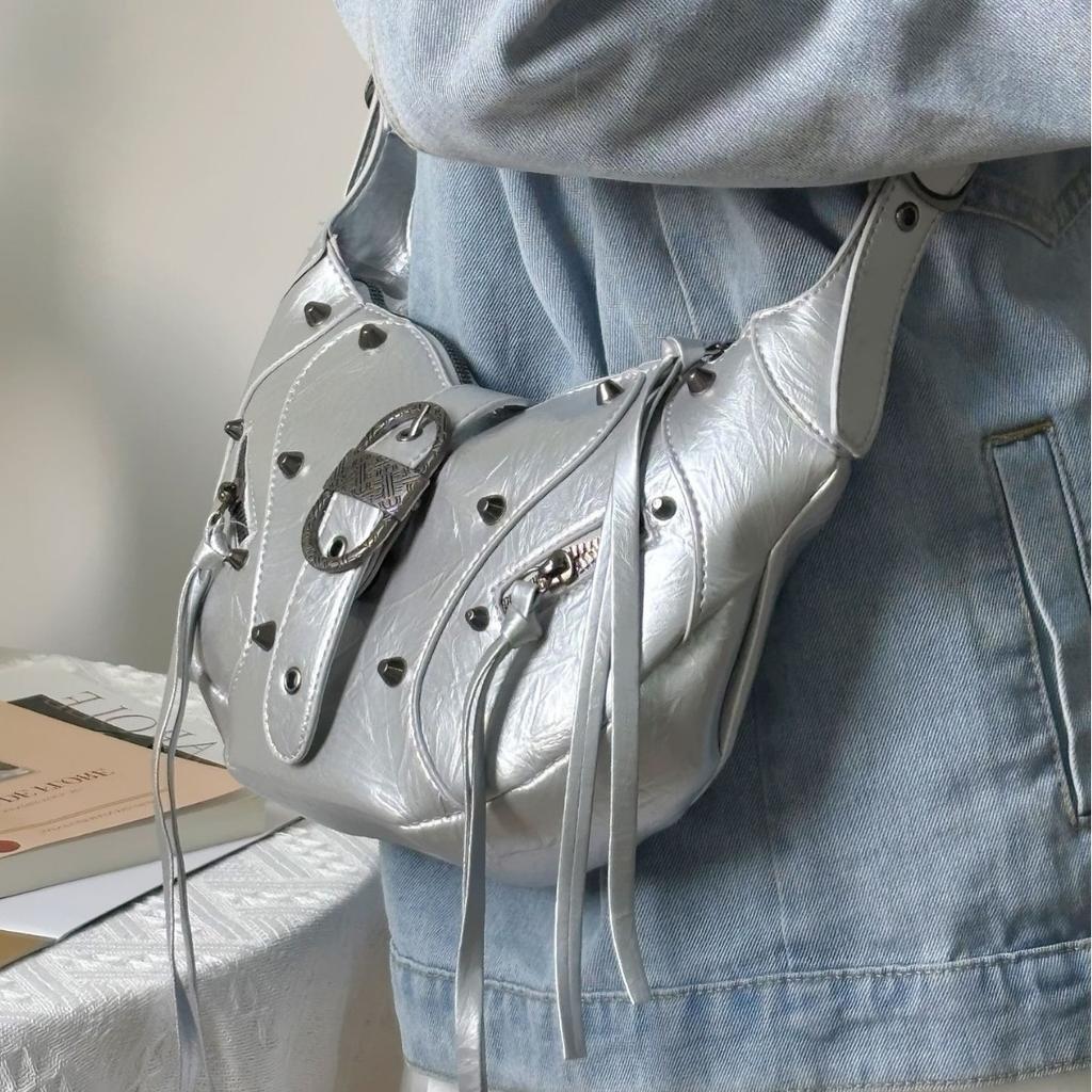 New Style Handheld Rivet Single Shoulder Crossbody Bag for Women Fashionable Trendy Large Capacity Stylish Versatile Crossbody Bag