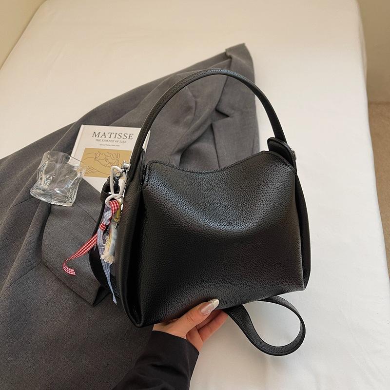 Popular bag women's new versatile simple messenger bag portable bucket bag