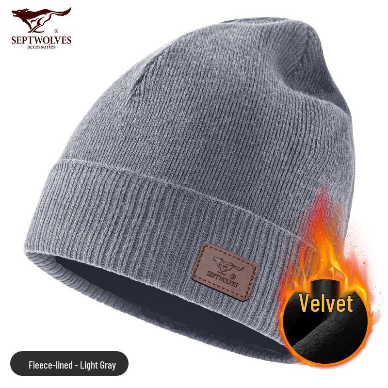 

Мужская зимняя вязаная шапка Seven Wolves