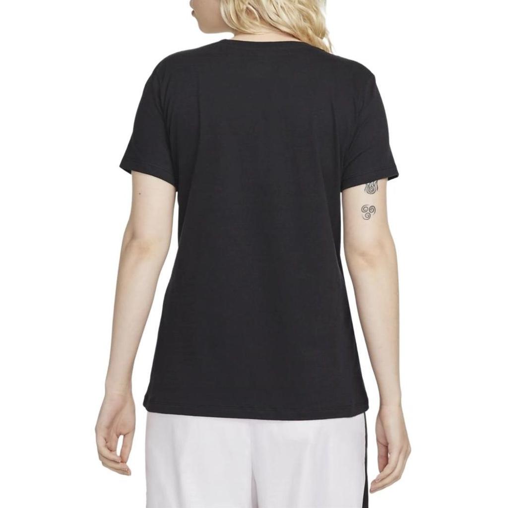 Nike T Shirts Women's Black Crew Neck Moderate Straight Fit DN2393-010