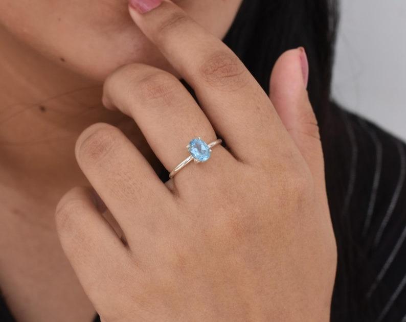 

Кільце ручної роботи з масивного срібла 925 проби з блакитним топазом, подарунок для жінок, ювелірна прикраса, кільце для носіння в наборі 11