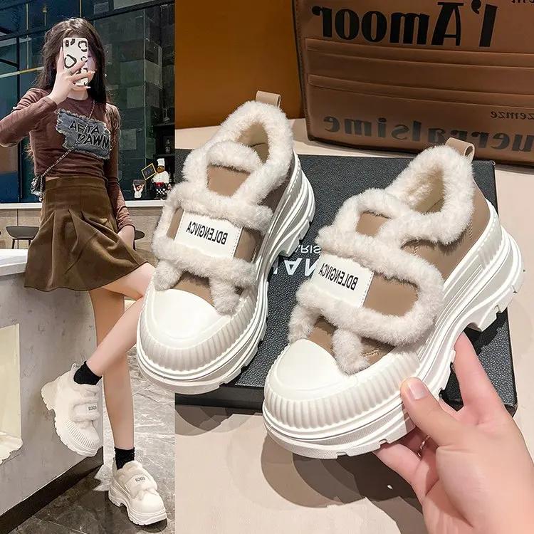 Fashion 2024 thick-soled Korean daddy shoes for women sports style new winter sports shoes show foot small light leisure shoes