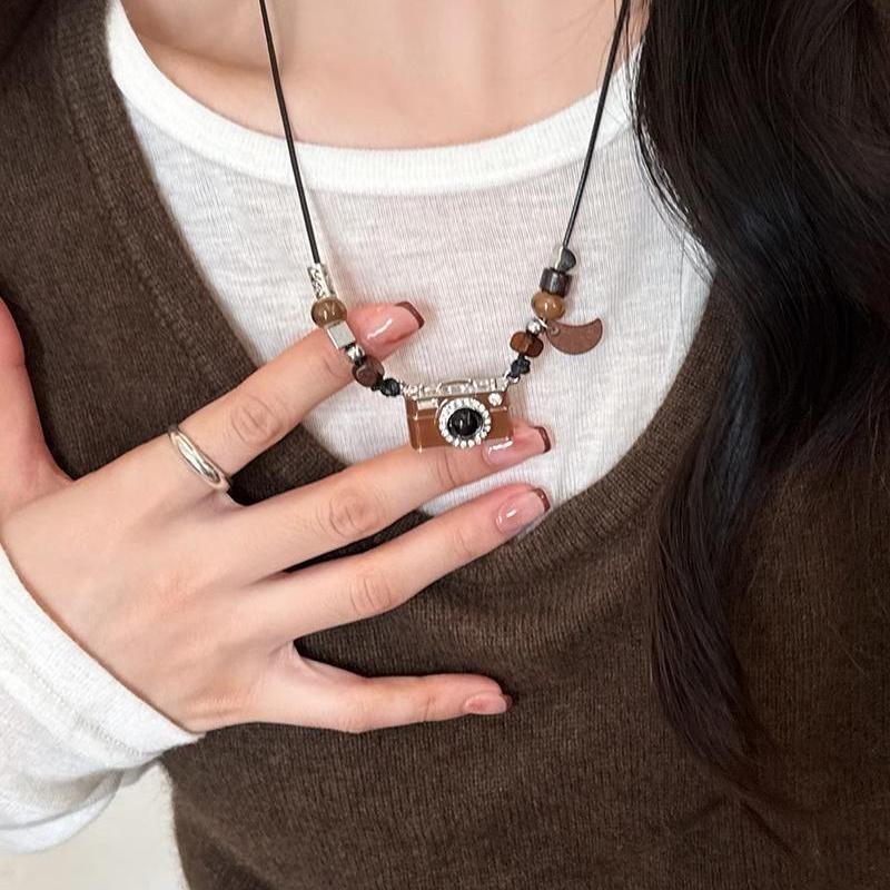 New Tiger's Eye Beaded Pendant Sweater Chain Autumn and Winter Retro Clavicle Chain Niche Premium Necklace