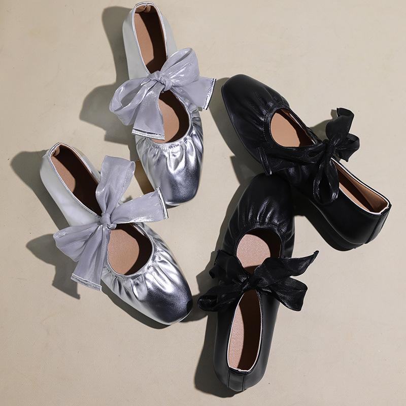 Fashion Silver ballet shoes for women, outdoor wear, elegant evening style, shallow-mouth French flat-soled Mary Jane shoes for women