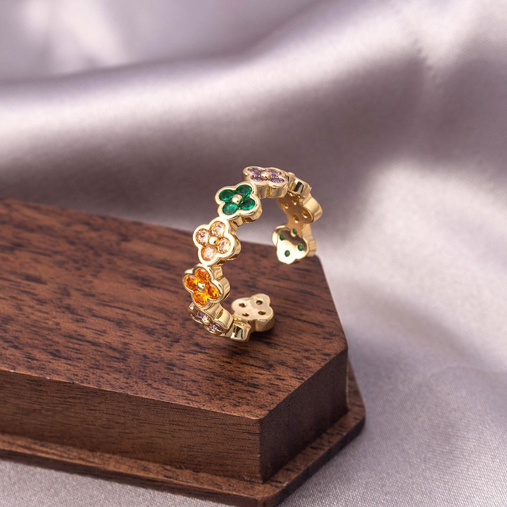 Exquisite Adjustable Women's Four-Leaf Clover Diamond Ring - Trendy and Stylish Cold Tone Design