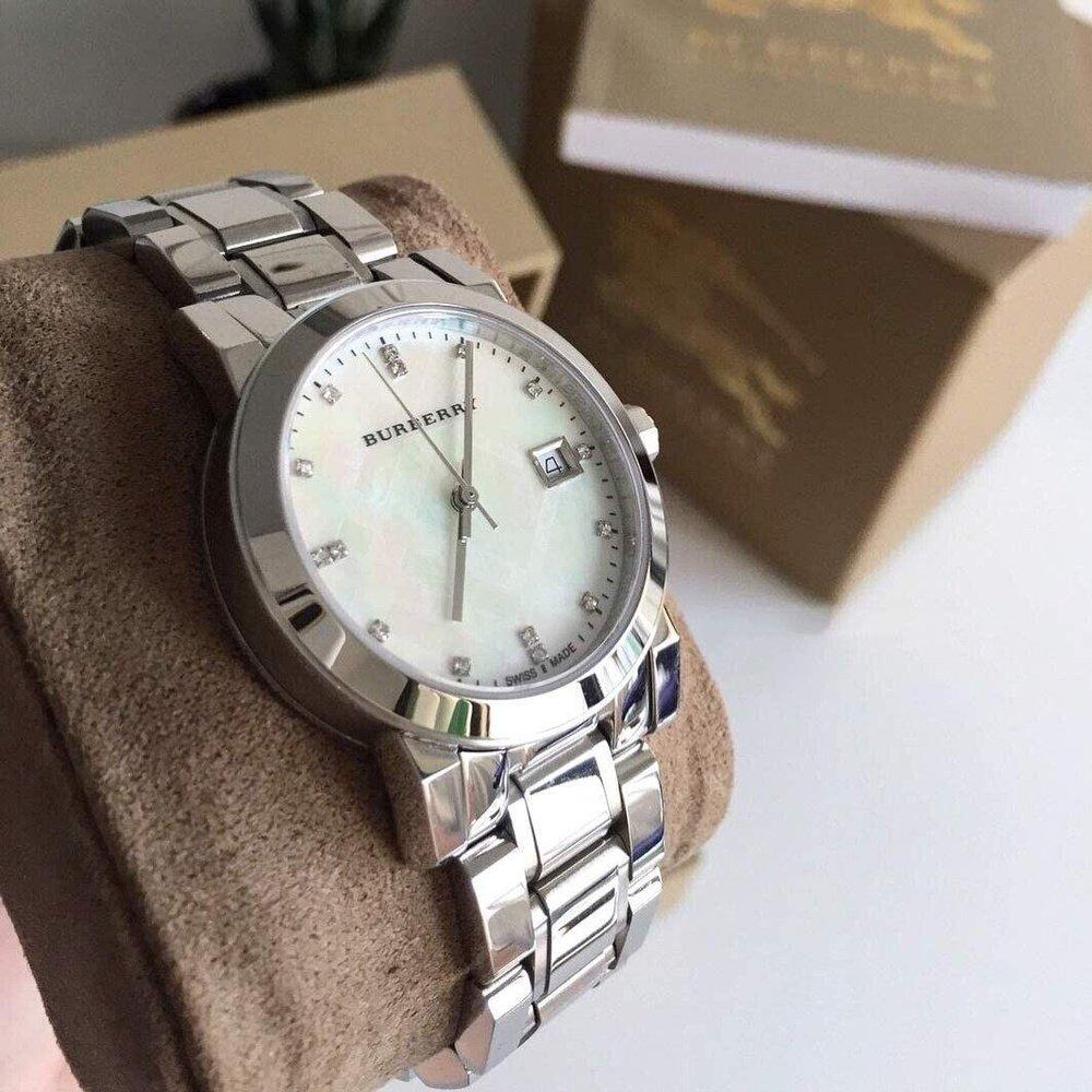 Burberry BU9125 The City Damenuhr mit silbernem Zifferblatt, silberfarben