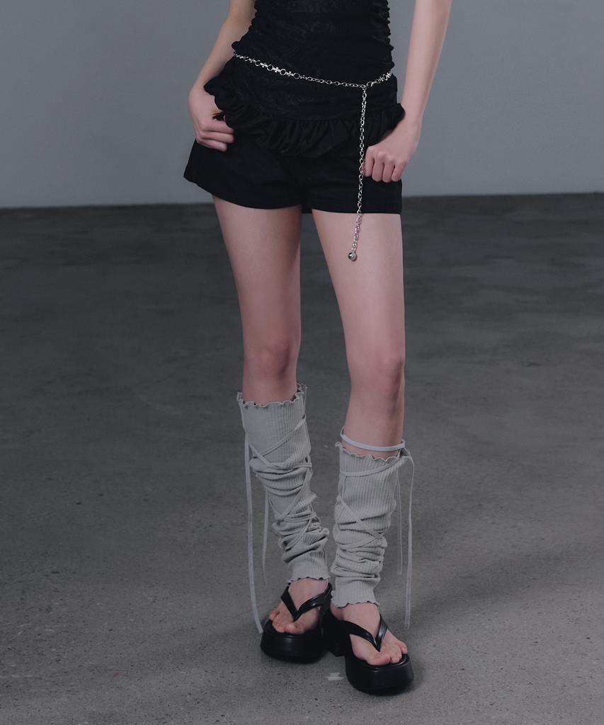 Geulouhaideu Bridin Rivet Low Shorts_Black