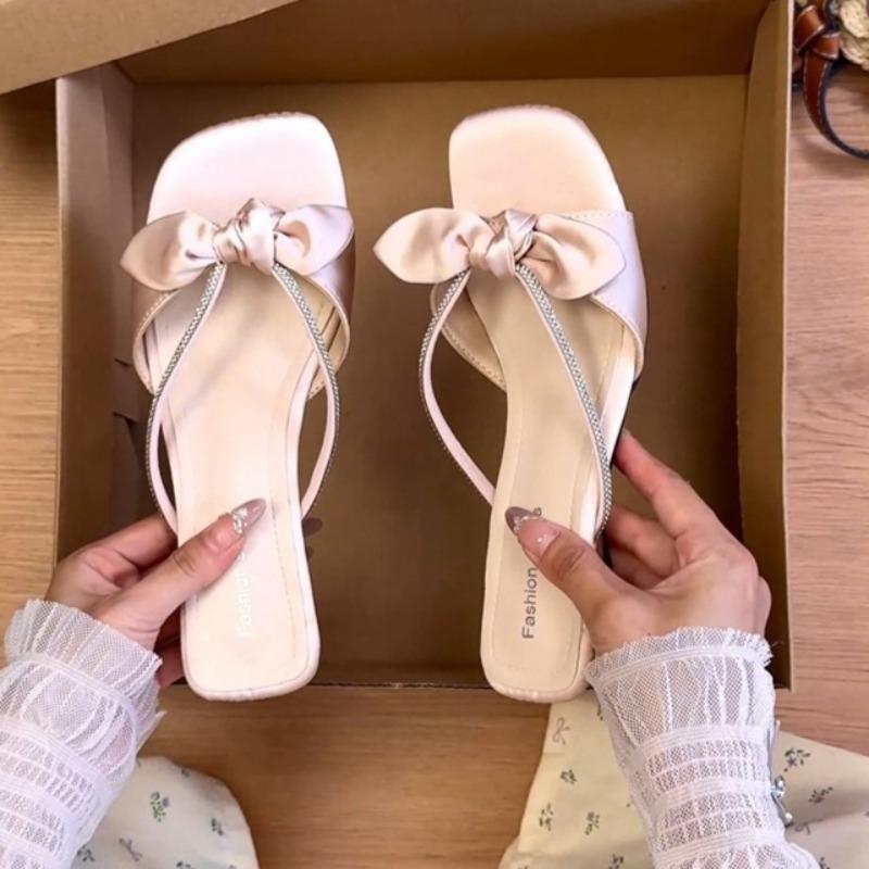 New Summer Sandals and Slippers Women Wear Square Toe Open Toe Bow Rhinestone with Soft Sole Non-slip Flip-flops