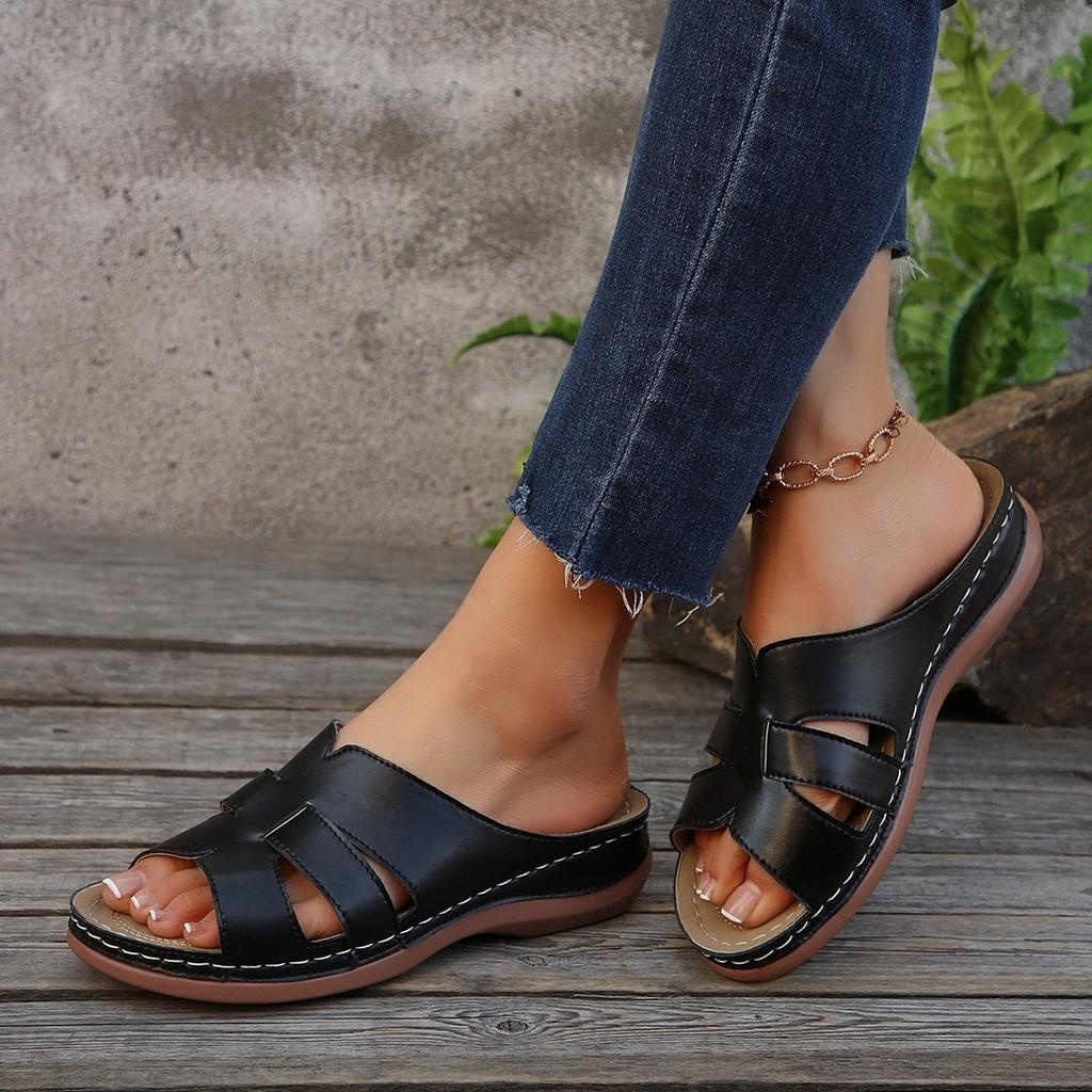 Offene Damen-Sandalen mit Plateau-Absatz und dicker Sohle, ein Riemen - Strandschuhe