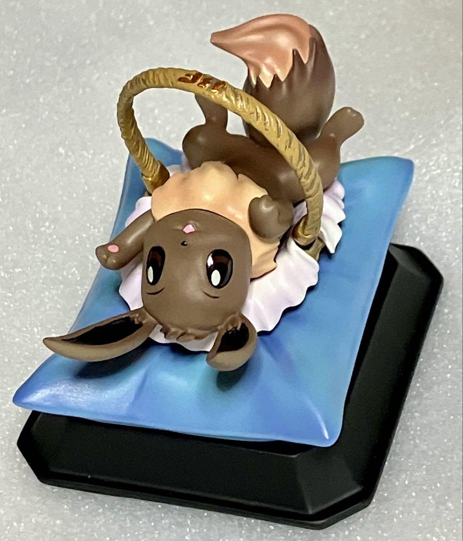 

[USED] Pokemon overseas bonus figure Eevee lying down