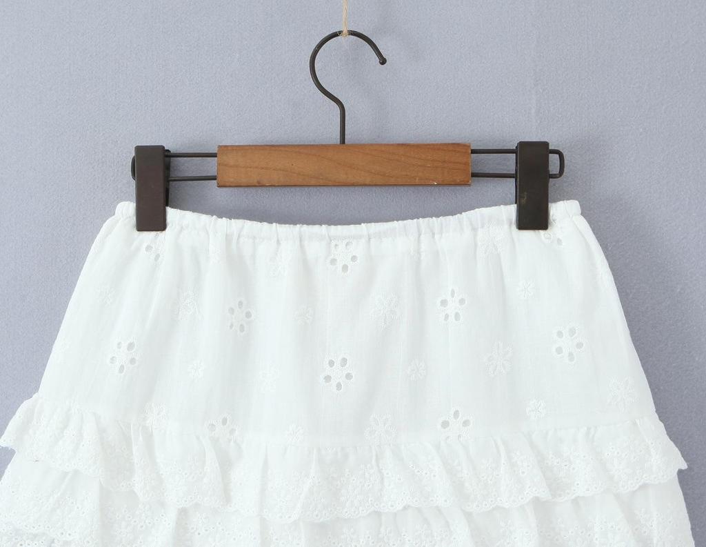 7704 - Women's French Retro Square Neck Ruffle Top & Lace-up Embroidered Skirt Set