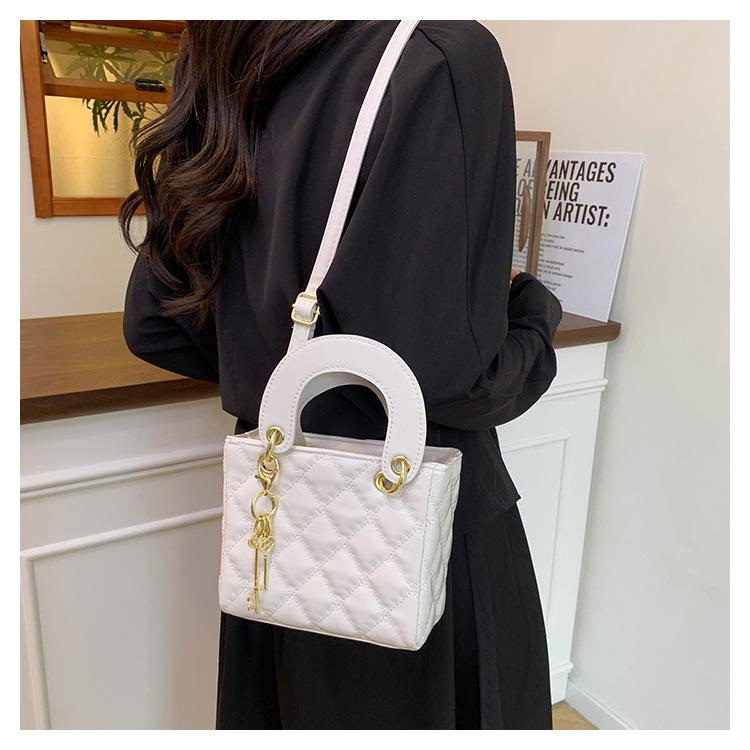 Trendy Diamond Quilted Faux Leather Shoulder Bag for Women Korean Style Fashionable Crossbody Square Purse