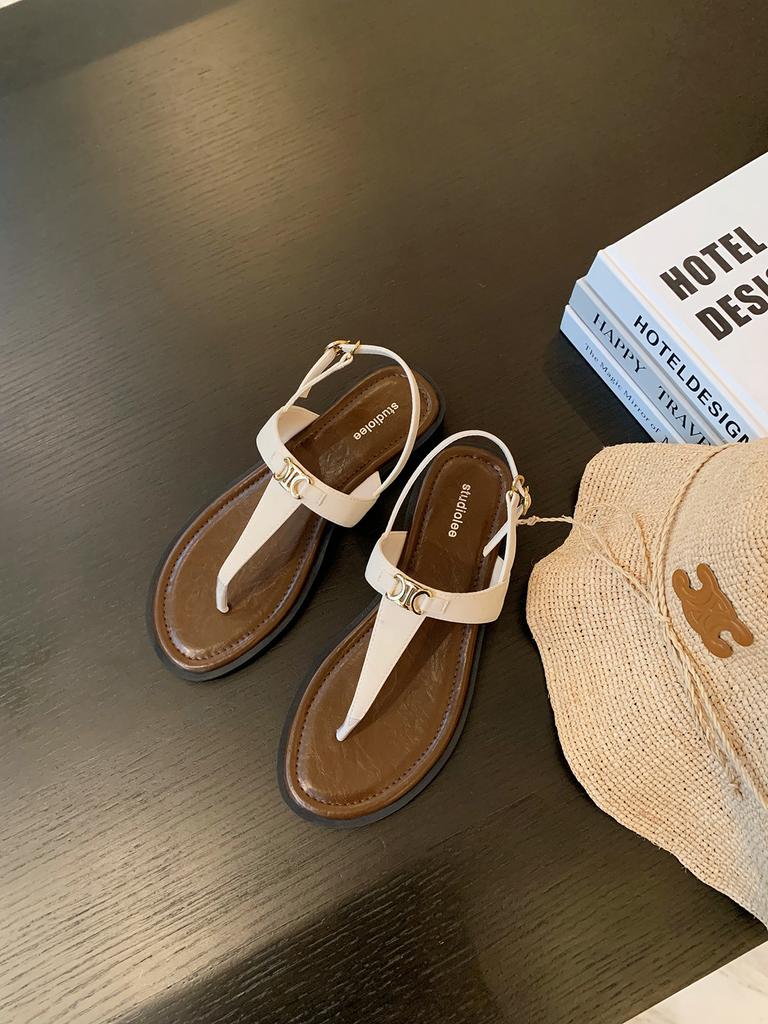 Grape mother's same retro round head T-word with vacation style versatile metal buckle clip foot cool slippers women's flat sandals