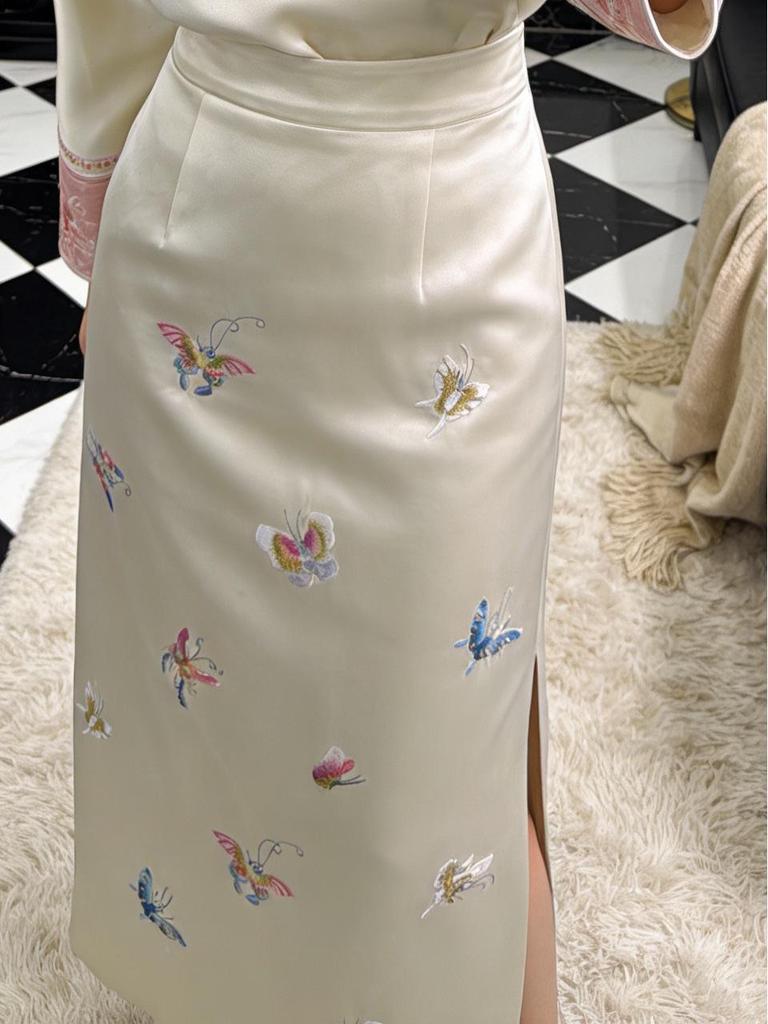 Elegant Embroidered Acetate Half Skirt - New Chinese Style Spring Collection