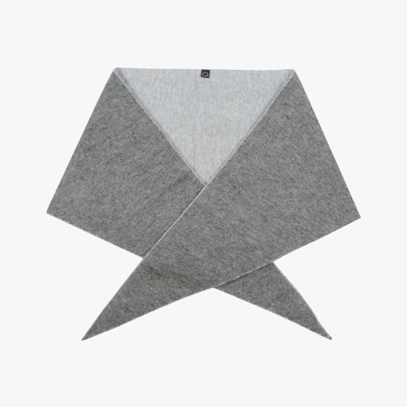 Saint Luxure 100 % Kaschmir Triangle Petite Muffler Grau
