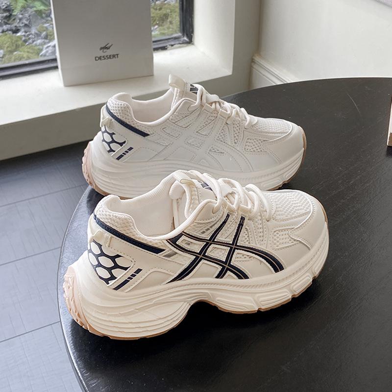 Thick-soled heightening dad shoes for women 2025 autumn new popular versatile breathable mesh super fire casual sports shoes