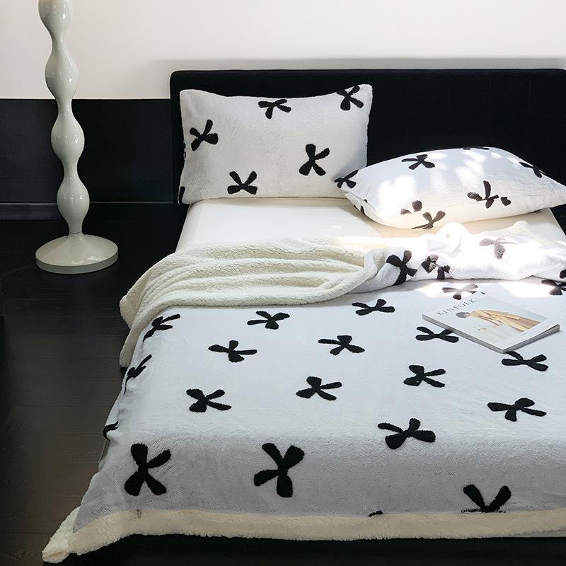Sweet Ins-style Bow Blanket Thickened Lamb Fleece Home Nap Blanket Sofa Office Desk Autumn Winter