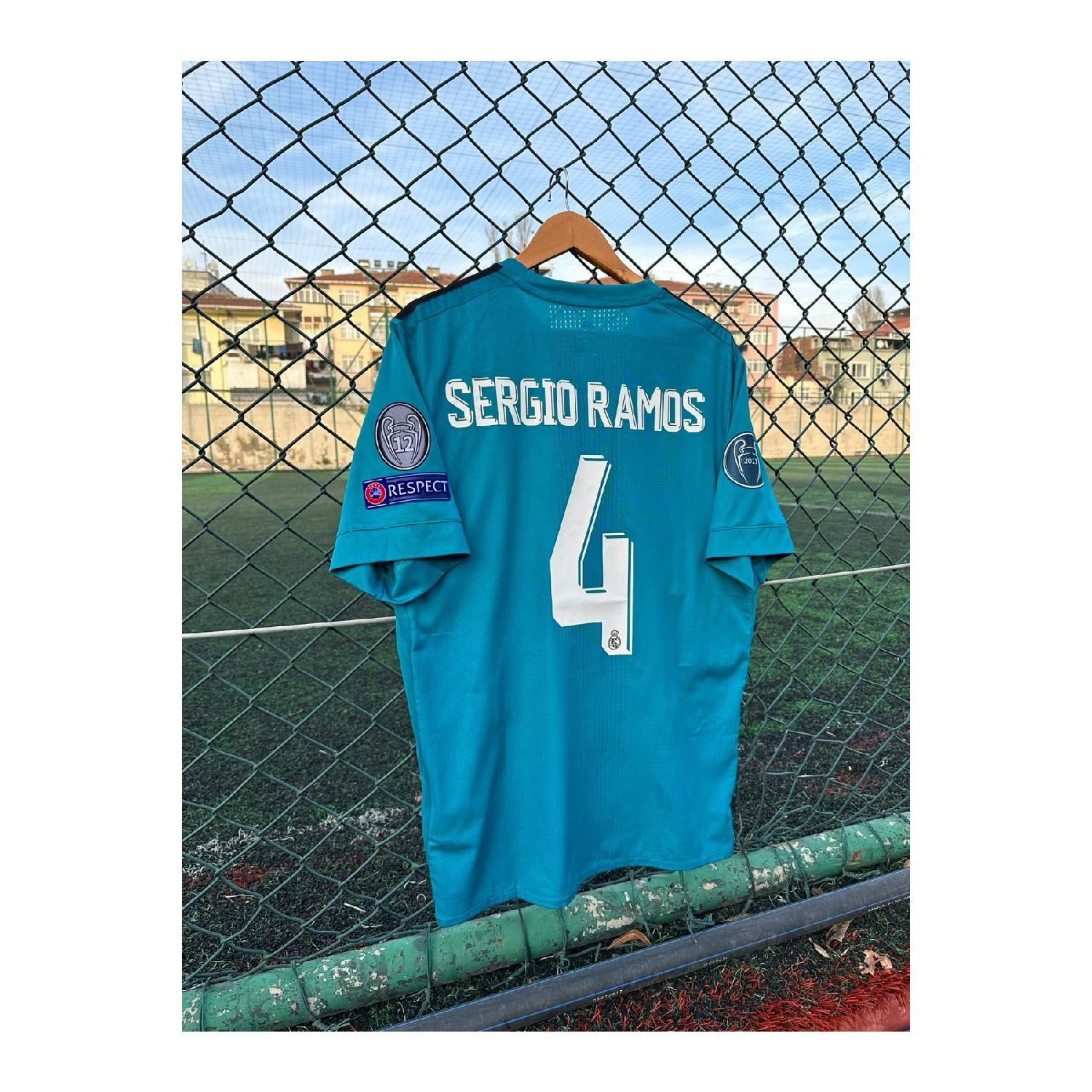 

Реал Мадрид, сезон 2017/18, выездная майка Серхио Рамоса