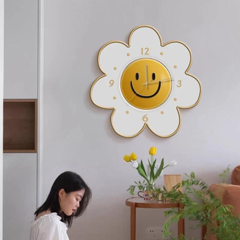 Luminous Sunflower Cartoon Silent Decorative Wall Clock Living Room Children s Room Office Decorative Wall Clock (as the picture,35cm)