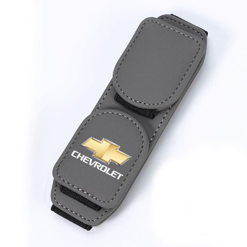 

Leather Car Sun Visor Sunglasses Clip Eyeglasses Holder Auto Interior For Chevrolet Matiz Onix Camaro Cobalt Beat Groove Equino