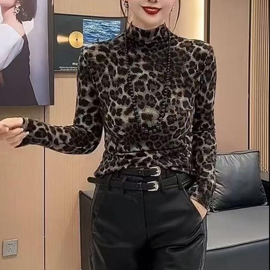Dámský fleecový rolák s leopardím potiskem: Všestranné, zeštíhlující základní vrstva s dlouhým rukávem pro podzim/zimu.