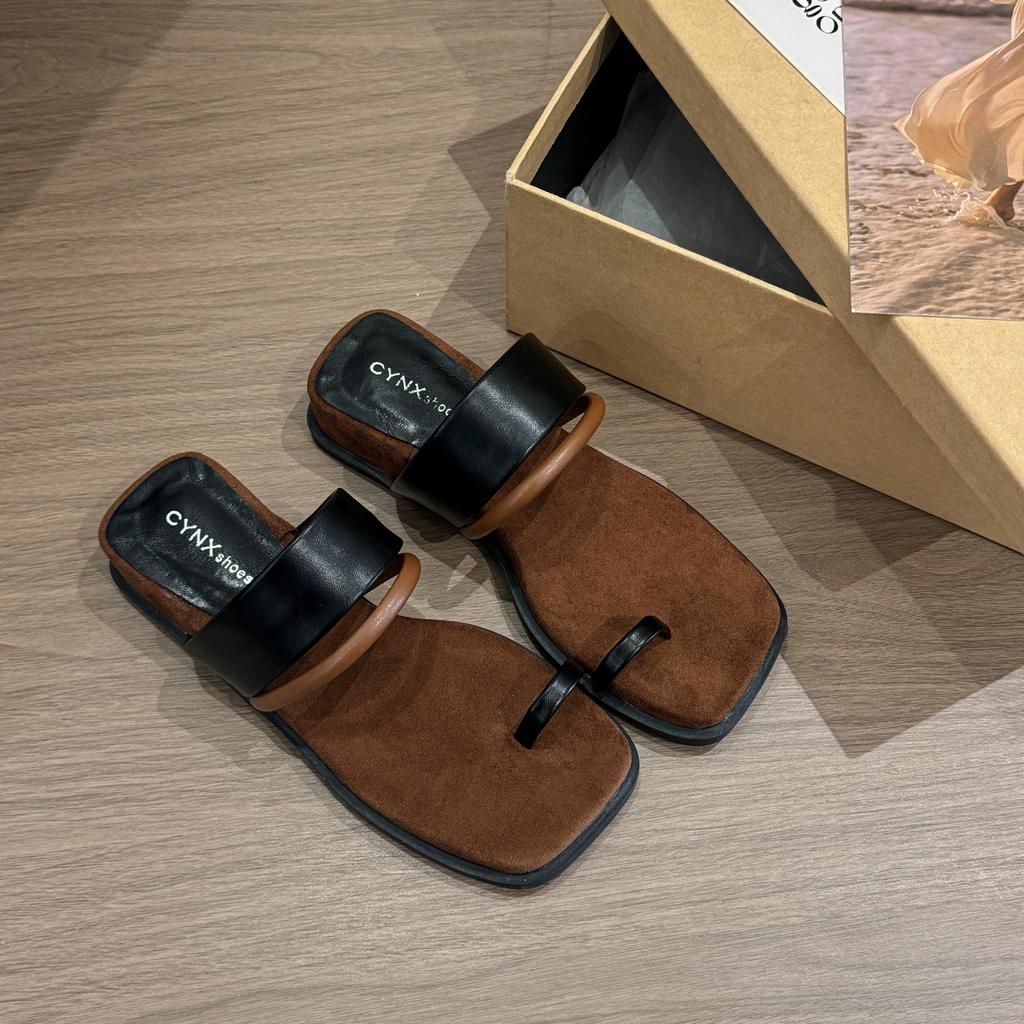 French niche design set toe slippers women's 2025 summer wear seaside beach word with open toe cool slippers