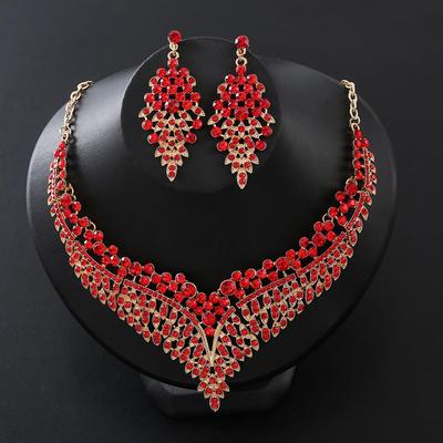 Europäisches und Amerikanisches Retro-Halskettenset: 2-teiliges Blumen- und Blätterdesign, Übertriebene Brautschmuck-Accessoires