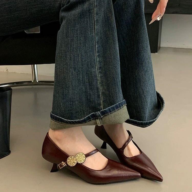 Xiaoxiangfeng Mary Jane Shallow Mouth Single Shoes Women's 2025 Autumn New Pointed Evening Wind Flat Bottom One-word Belt Small Leather Shoes