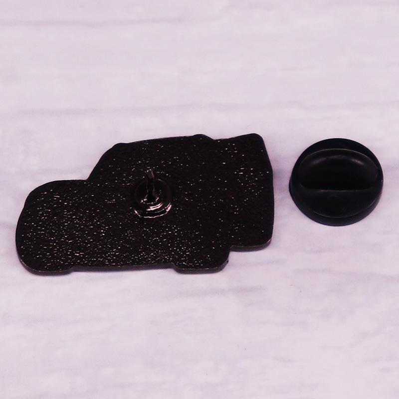 Fashionable And Cute Brooches, Cartoon Badges, Clothing Bag Brooches And Badges