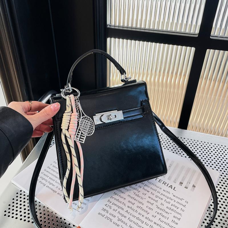 Premium sense niche bag women's spring and summer new fashion shoulder messenger bag portable backpack