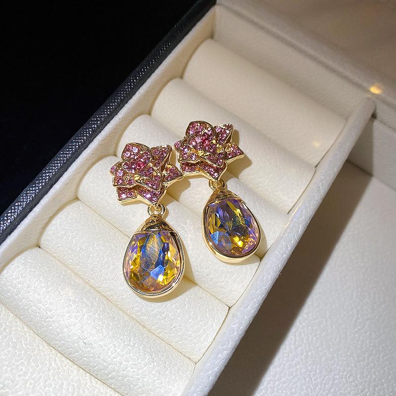 Water drop flower earrings women's French retro temperament earrings fashion light luxury earrings niche high sense