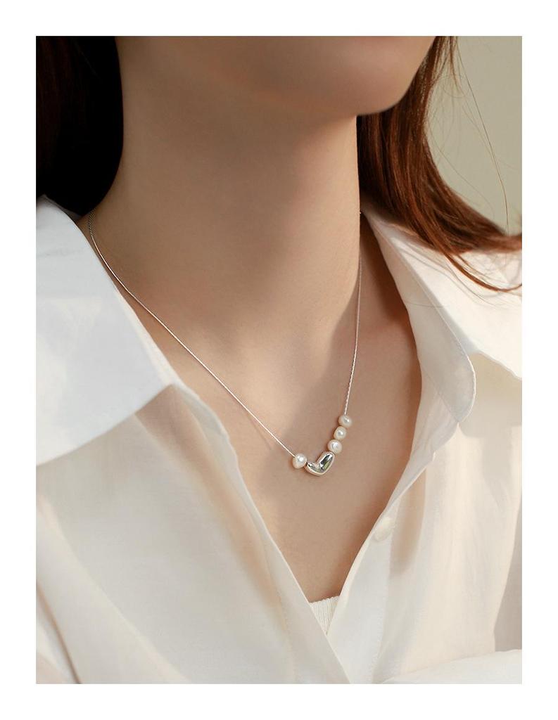 Sweet Pearl Heart Clavicle Necklace for Women – Versatile, Fashionable, and Trendy Layering Accessory