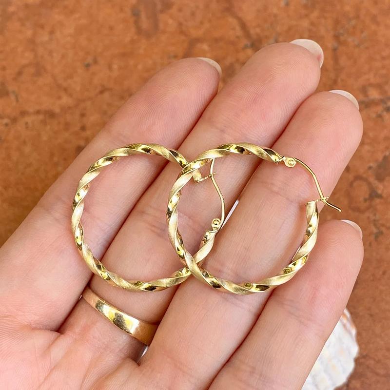 Huitan Gold Color Big Twist Shaped Hoop Earrings Women Luxury Bridal Wedding Earrings Temperament Accessories New Trendy