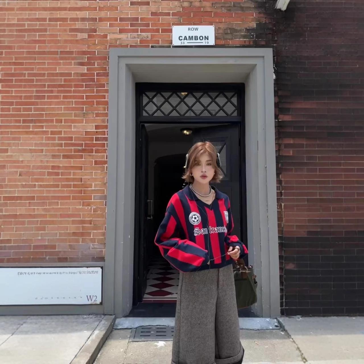 

2025 Retro Stripe Letter Print Polo Collar Sweatshirt for Women M (recommended for under 50 kg)