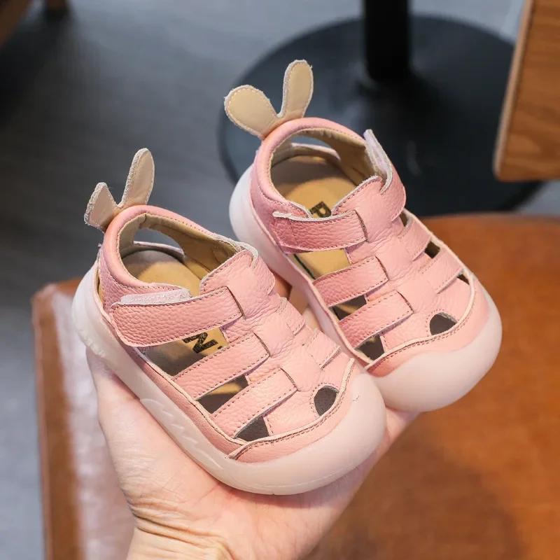 Sandalias de verano para bebés y niños, zapatos para bebés y niños pequeños, de cuero genuino, con suela blanda, para la escuela y la playa.