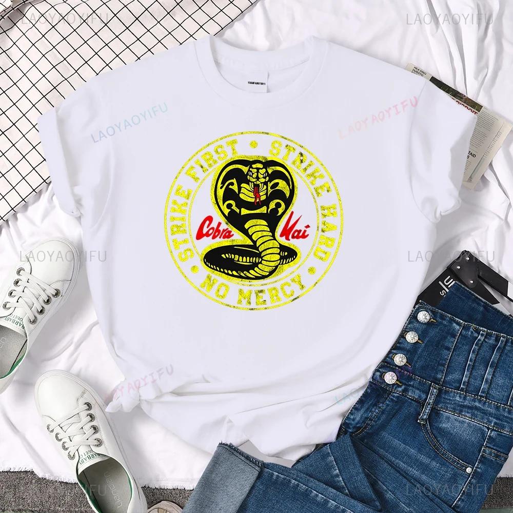 

Женские топы с коротким рукавом Cobra Kai Graphic Tshirts Модные теплые женские топы Модные повседневные футболки Ropa XS-4XL Mujer Camisetas XXXL белый