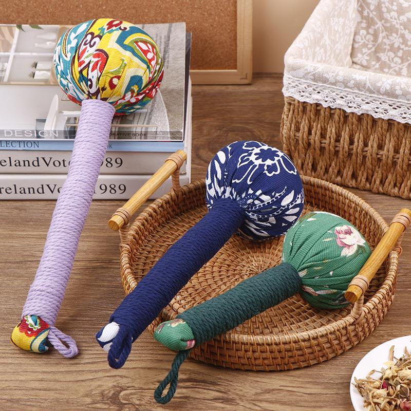 Entspannen Klopf Massage Werkzeug Wermut Kräuter Füllung Bequem Percussion Massager Hammer Kräuter Medizin Akupunkturpunkt