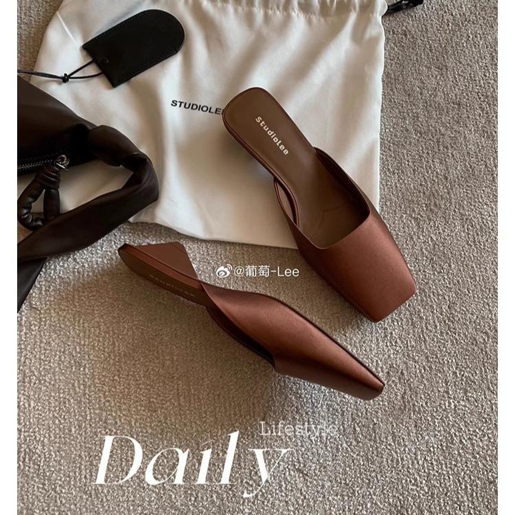 Fashion Elegant Green Satin Designer Slippers Women 2025 Summer Fashion Low Heel Square Toe Mules Loafers Luxury Comfort Slide Sandals
