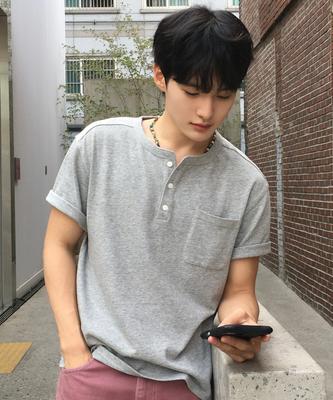 KIIMUIR [Crop] Heavy Cotton Roll-Up Henley Neck Short Sleeve T-Shirt_Melange Gray